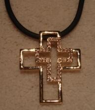 Halskette mit Strassstein-Kreuz Modeschmuck