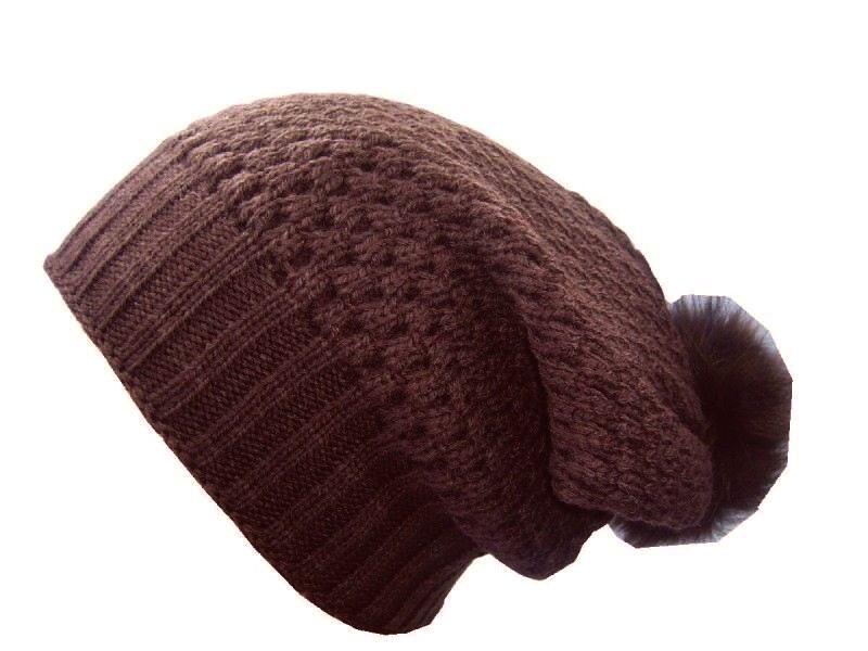 Strickmütze mit Pelzponpon
