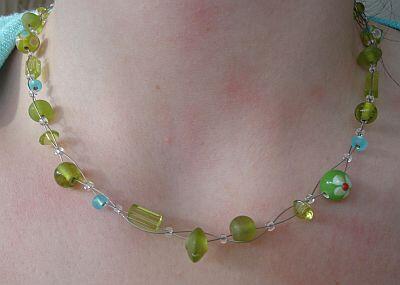 Fädelketten grüne und blaue Perlen