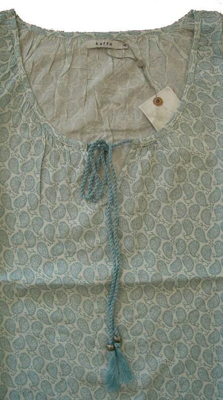 Halsausschnitt mit Kordel