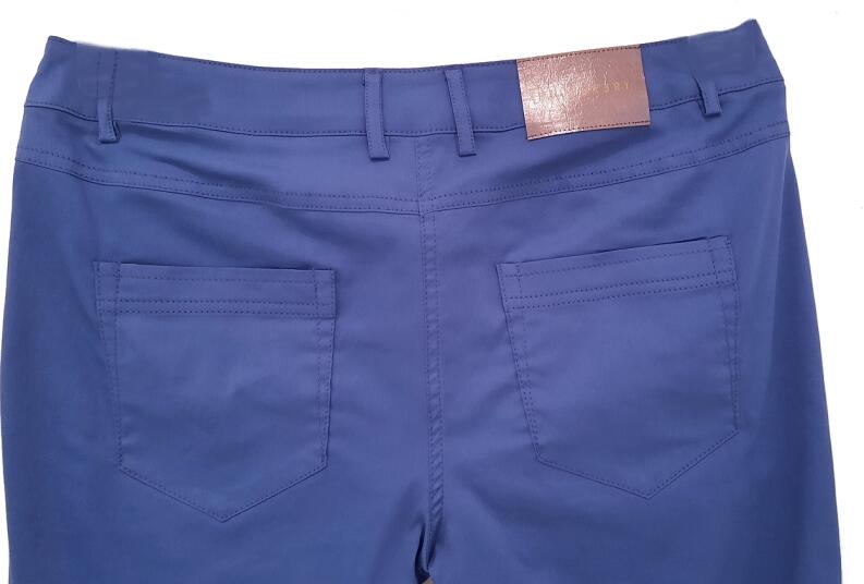 Rückseite: Farbe blau